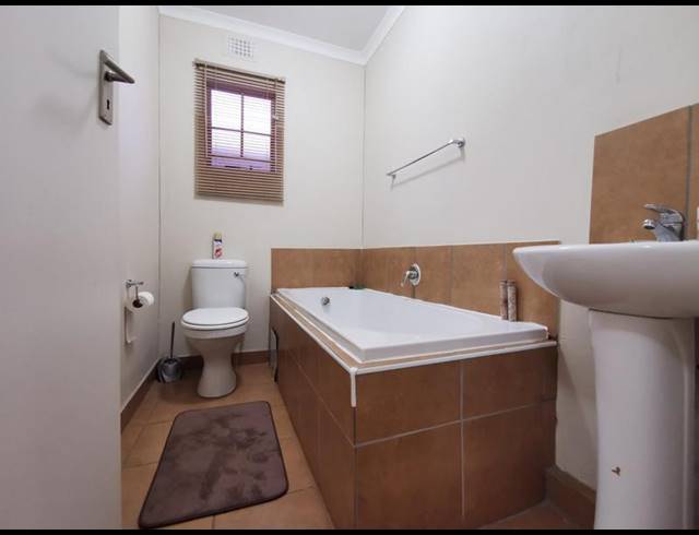 3 BEDROOM HOUSE FOR SALE IN SKY CITY